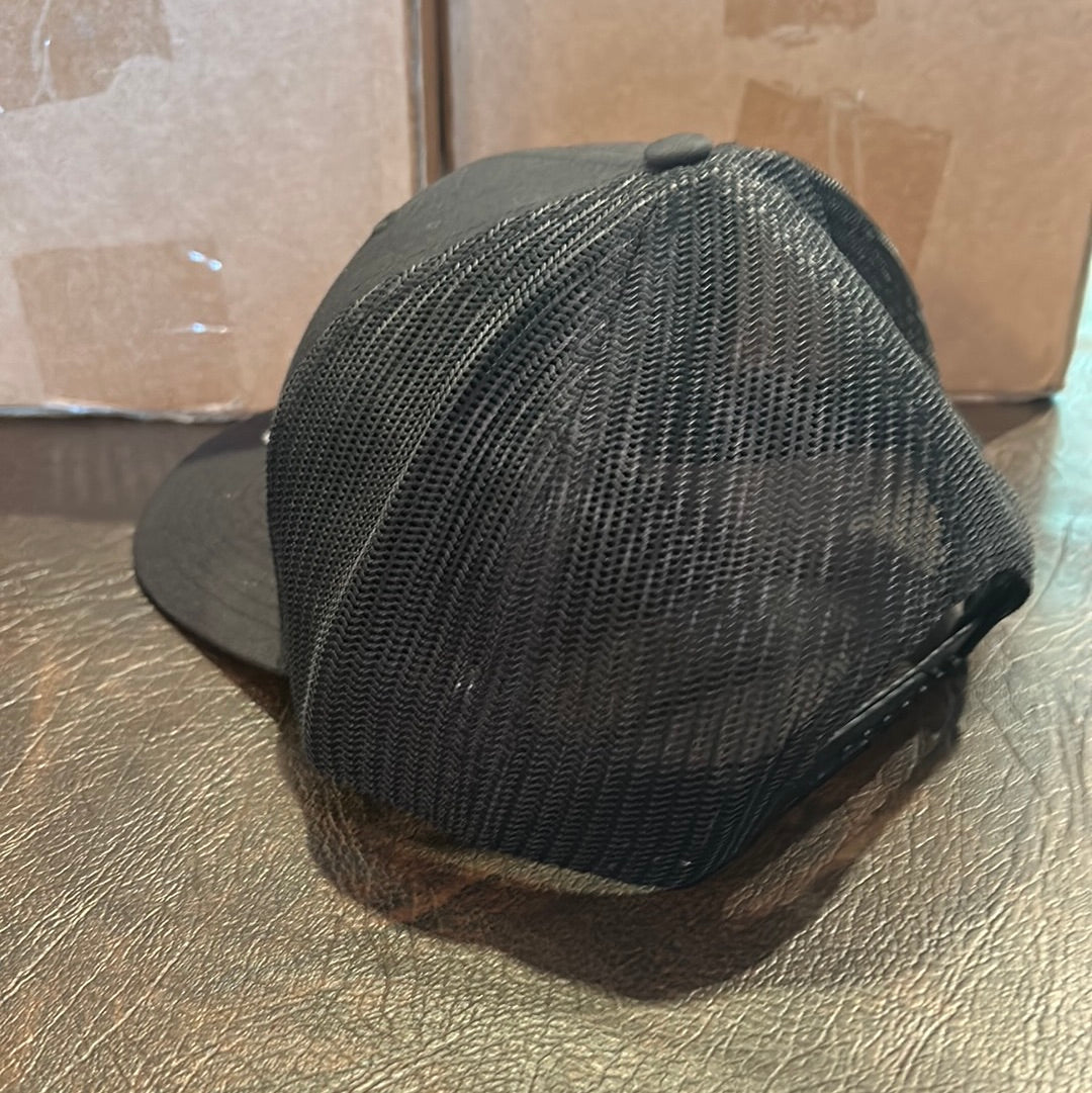 Trucker SnapBack - Balck- Nothing Personal - Gold